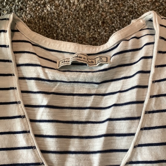 Two shirts - Picture 4 of 5